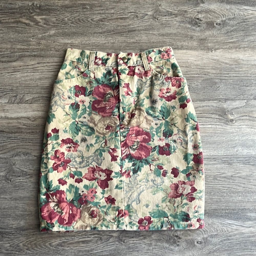 Vintage Stuffed Shirt Floral‎ Denim Skirt